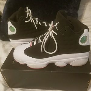 Air Jordan Retro 13 (7Y or 8.5 in Women)
